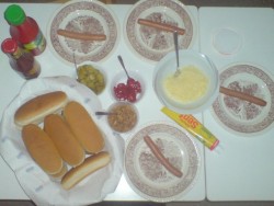 12 Hotdogs für 4 Personen